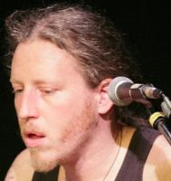 Scheggi David lauscht